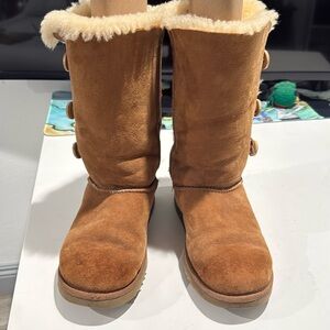 UGG Women's Tan Bailey Button Triplet Sheepskin Winter Boots 6